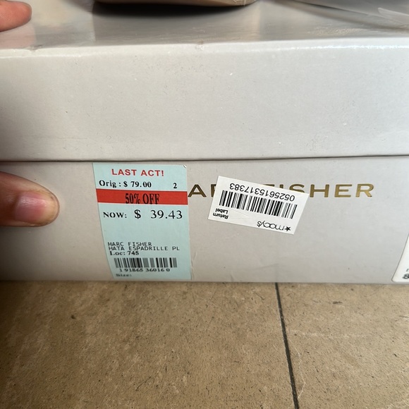 Marc Fisher Cream/Nude Suede Wedge heels Size 8 1/2 - Picture 4 of 4